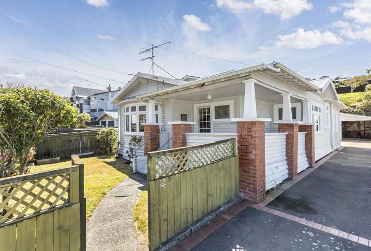 95 The Parade Island Bay_13