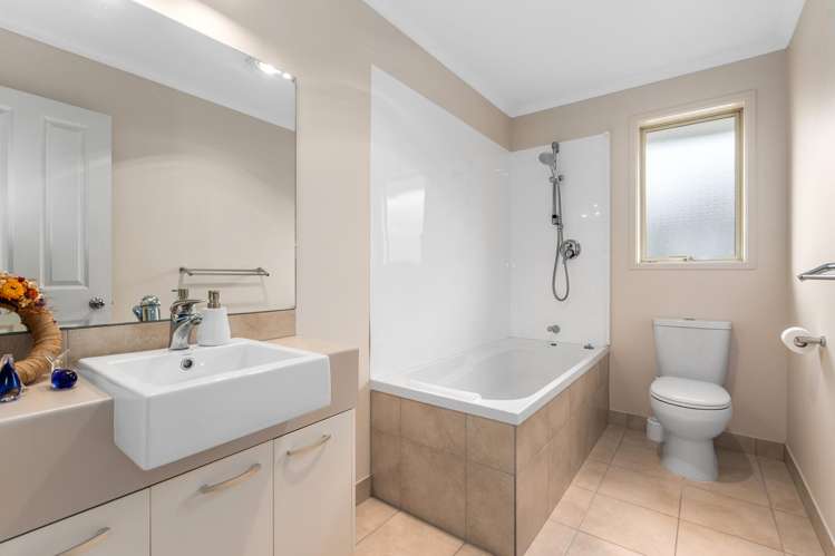 8 Maxwell Place Te Kamo_13