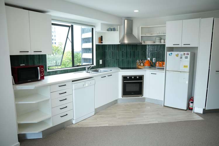 9D/6 Whitaker Place Auckland Central_1