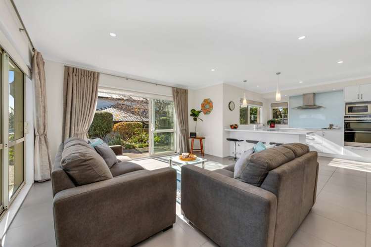 1 Defender Crescent Beachlands_12