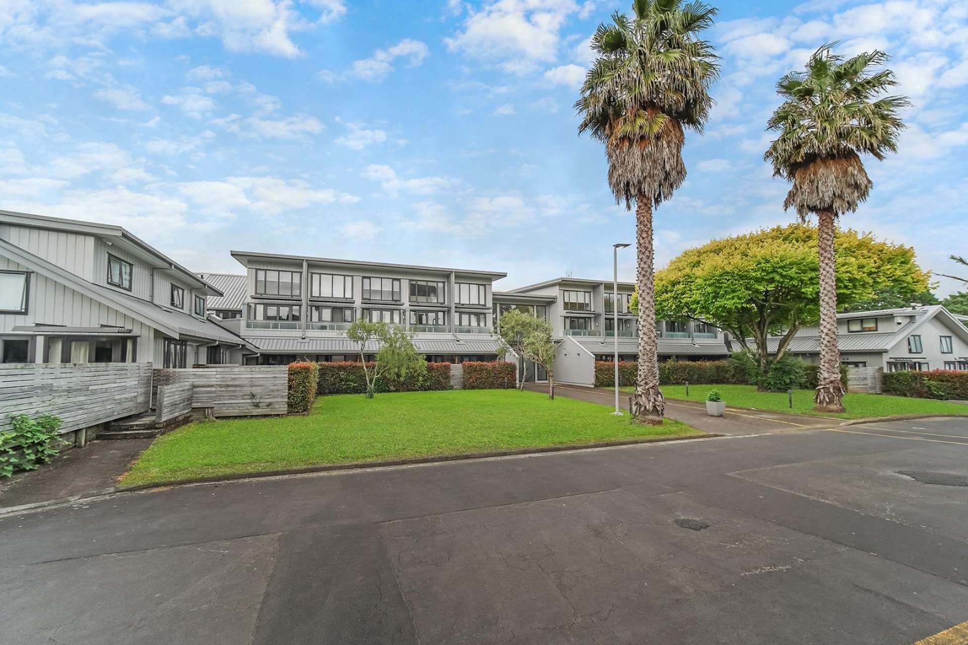 14a/30 Westward Ho 1665_0