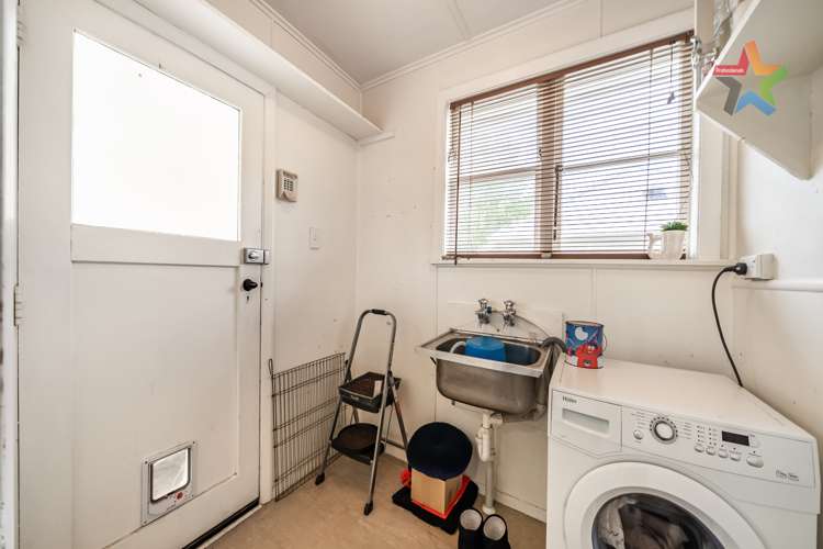 32 Bird Grove Stokes Valley_8