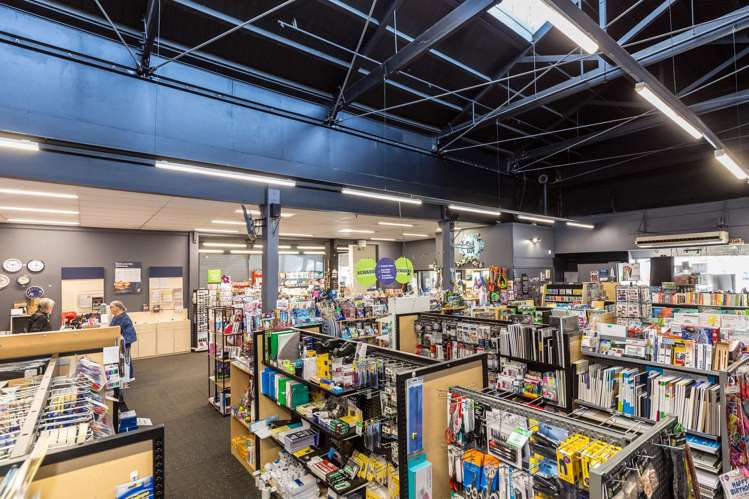 66-80 High Street North Carterton_12