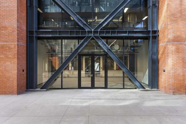 Retail Opportunity in Busy Lift Lobby