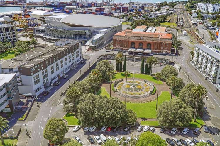 13B/100 Anzac Avenue 10015_21