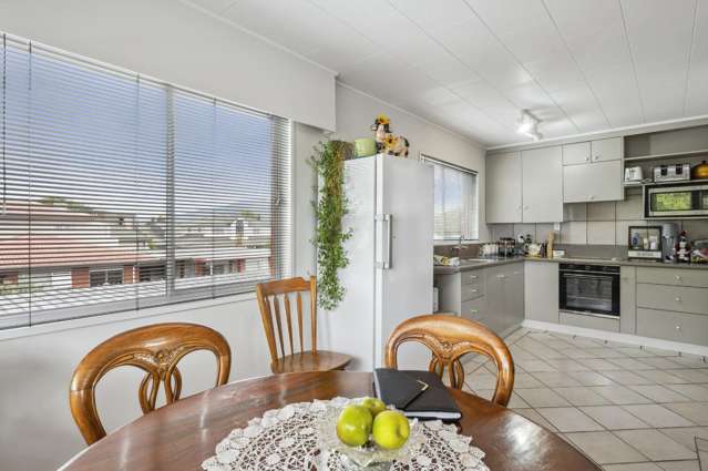 19B (*) Grey Street 1070_3