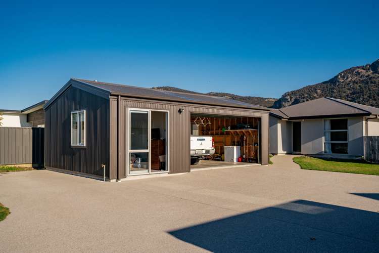 14 Finch Street Albert Town_20