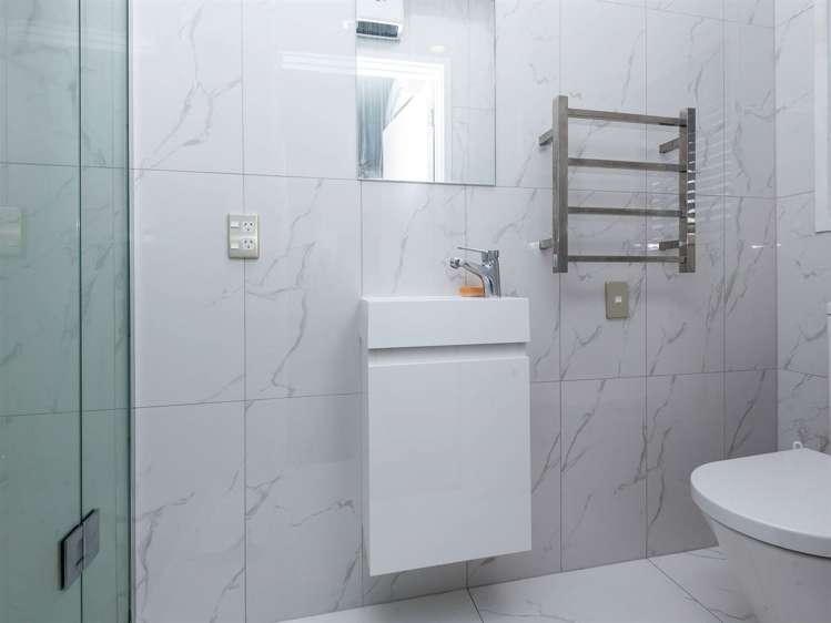 53a Uxbridge Road Mellons Bay_14