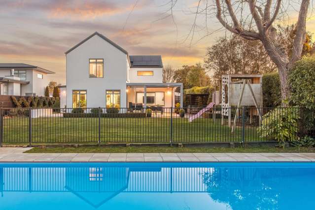 Plush Private Enclave + Entertainer!