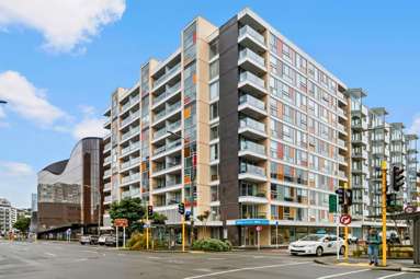 4D/245 Wakefield St_1