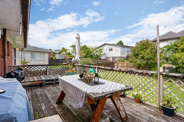 8 Bodi Place Te Atatu South_15
