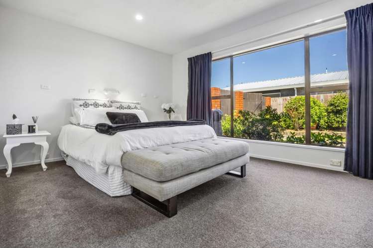 22 Regency Crescent Redwood_10