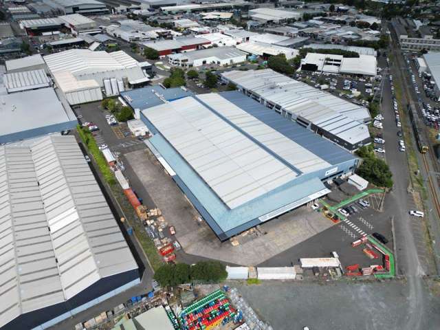 LARGE HEAVY INDUSTRY DISTRIBUTION CENTRE