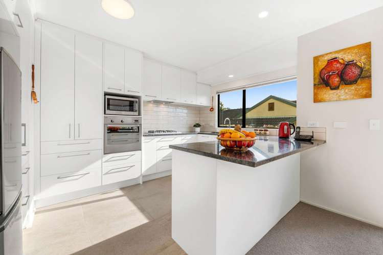 14 John Brooke Crescent East Tamaki Heights_13