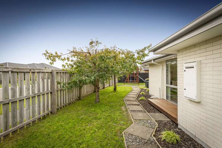 39 Zinnia Way Wigram_15
