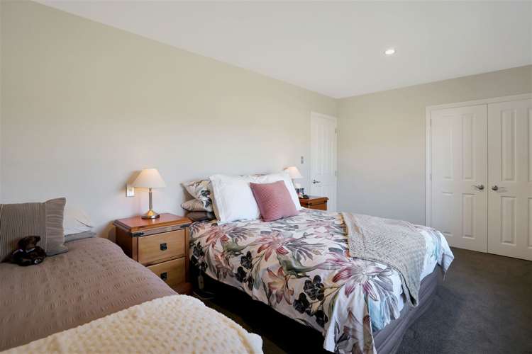 4 Country Place Allenton_20