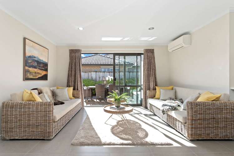 8 Iwinuku Crescent Wattle Downs_5