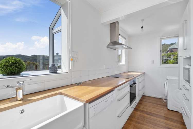 36 Roys Road Plimmerton_5