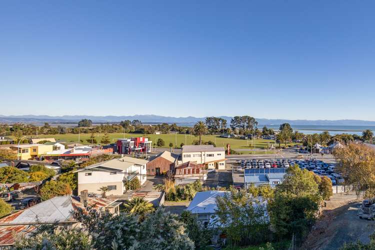 10 Bisley Avenue Moana_12