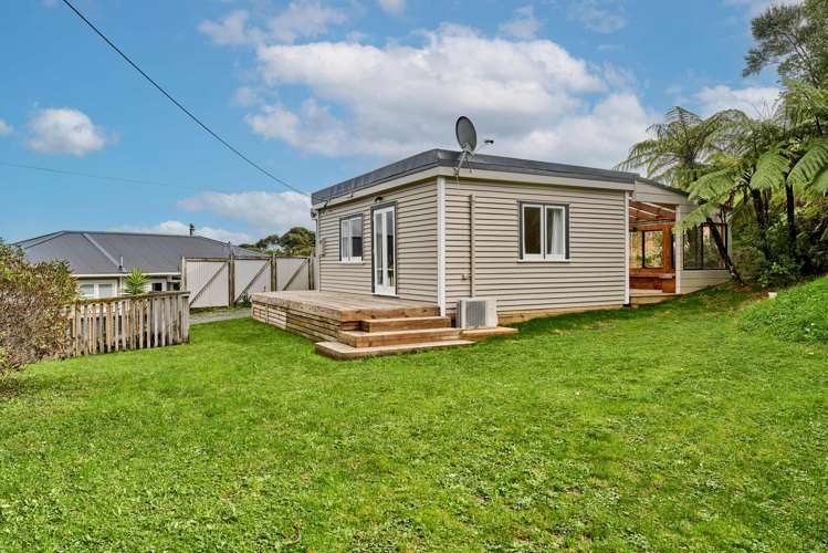 25 Kiriwai Road Paremata_12