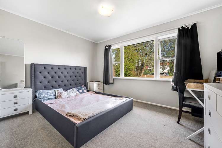 6 Tindall Crescent Otara_15