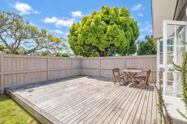 1 and 2, 119 Grand Drive Remuera_14