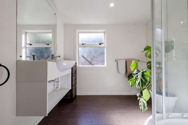 150 Stafford Street Hokitika_14