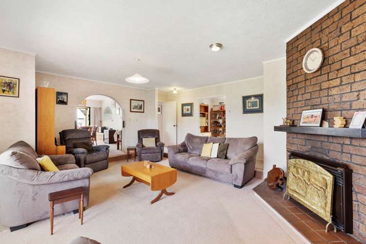 74 Saint Annes Crescent Wattle Downs_8