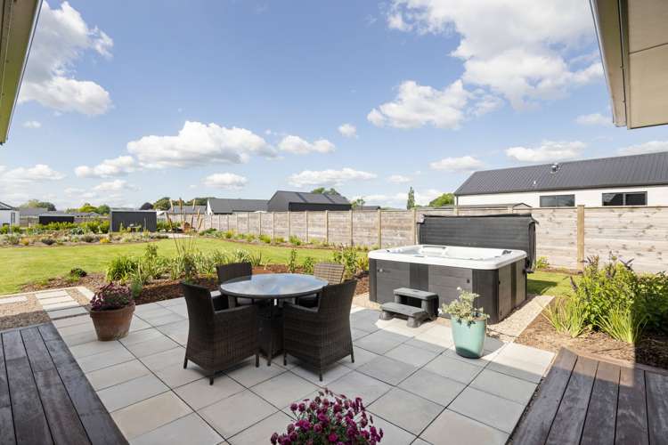 39 Sunline Drive Leamington_34