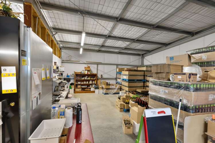 2321 Main South Road Burnham_18