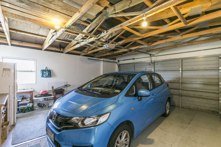 1 Atamira Close Churton Park_23