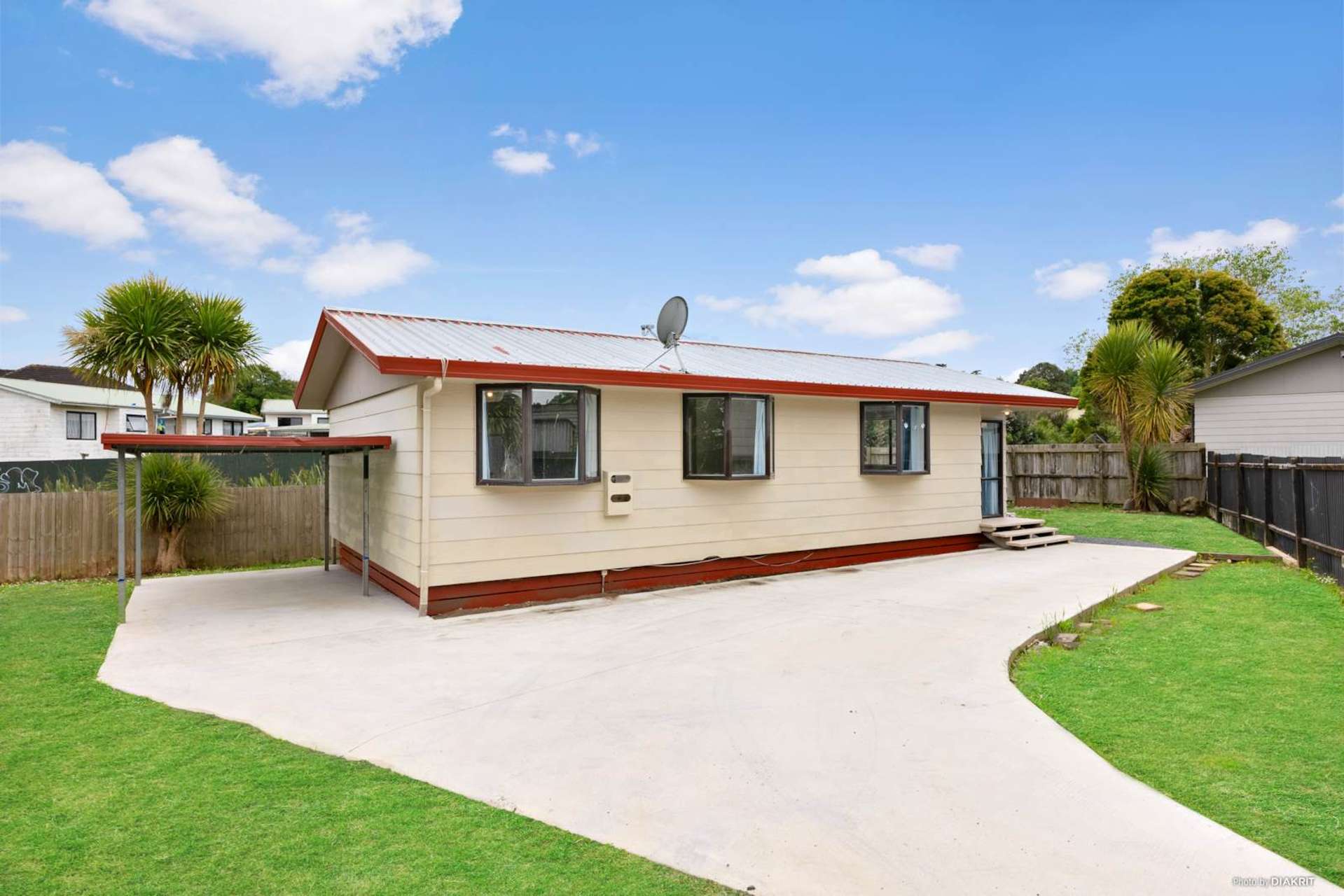 1/61 Redcrest Avenue Red Hill_0