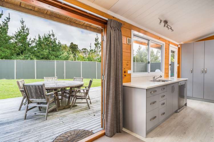 2/152 Mapara Road Acacia Bay_10