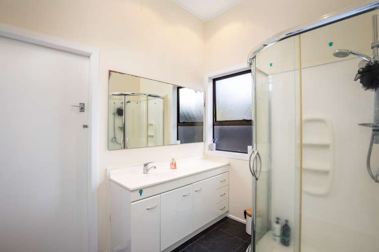 19 Takiroa Street Urenui_12