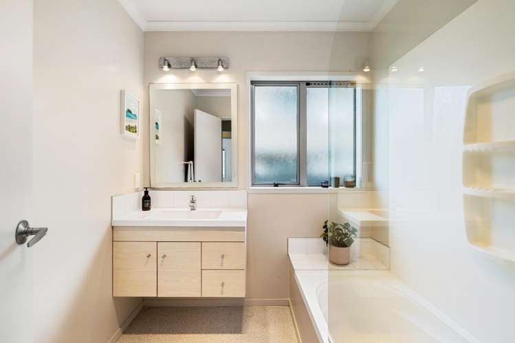 4a Eastern Beach Road Eastern Beach_6