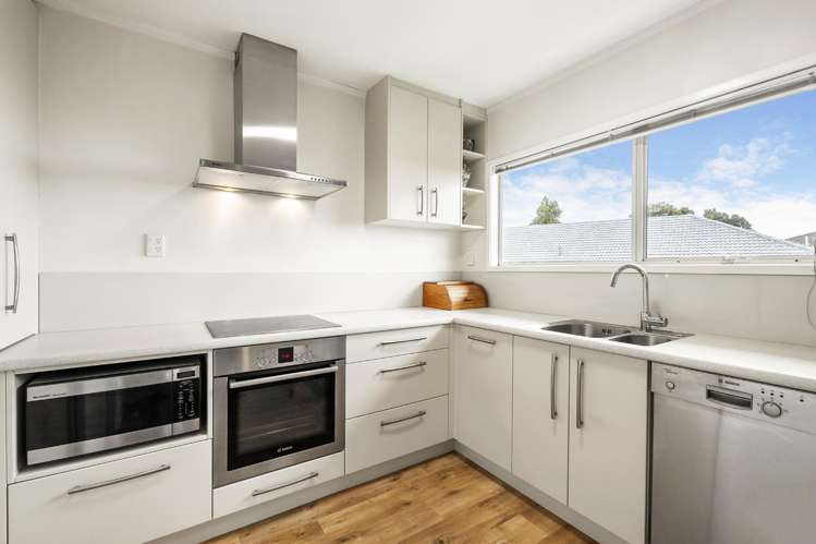 2/371 East Coast Road Mairangi Bay_10