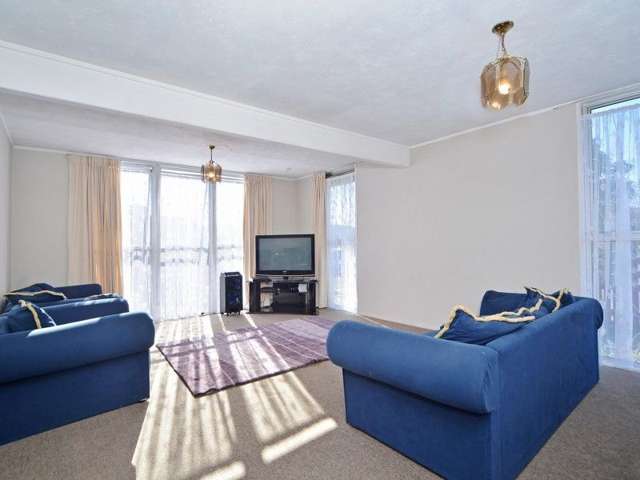 10 Moore Crescent Carterton_3