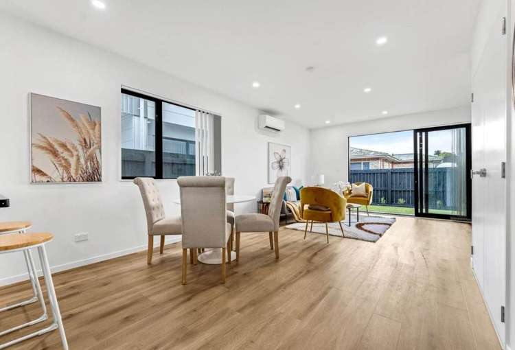 2/44 Wyllie Road_0