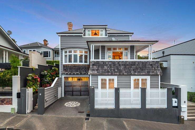 House made glamorous by Changing Rooms TV star is up for grabs