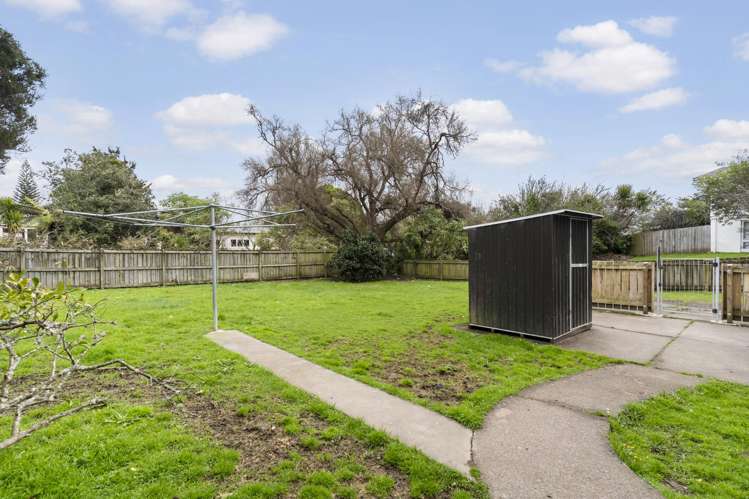 20 Gill Avenue Te Atatu Peninsula_11