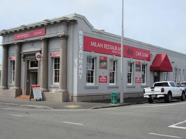 POPULAR INDIAN RESTAURANT