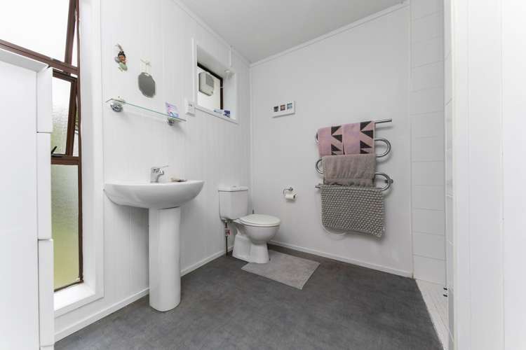 152 Woodlands Park Road Titirangi_11