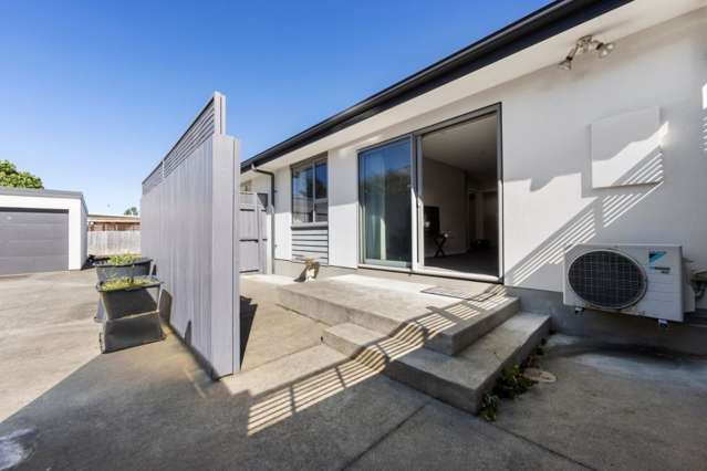 Convenient, Contemporary Living Near the City