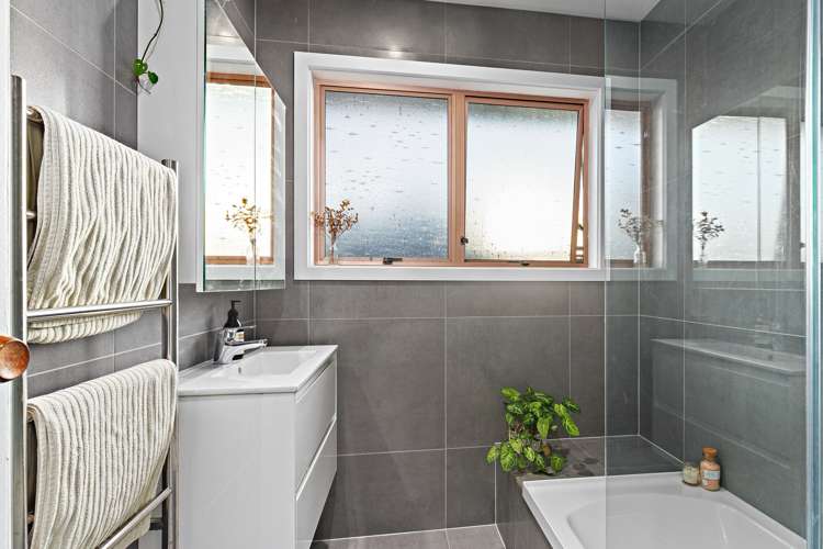 18 Harbour View Road Leigh_15