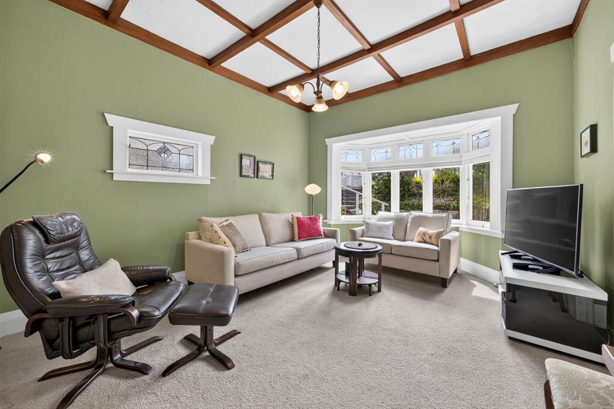 14 Waiatarua Road_3