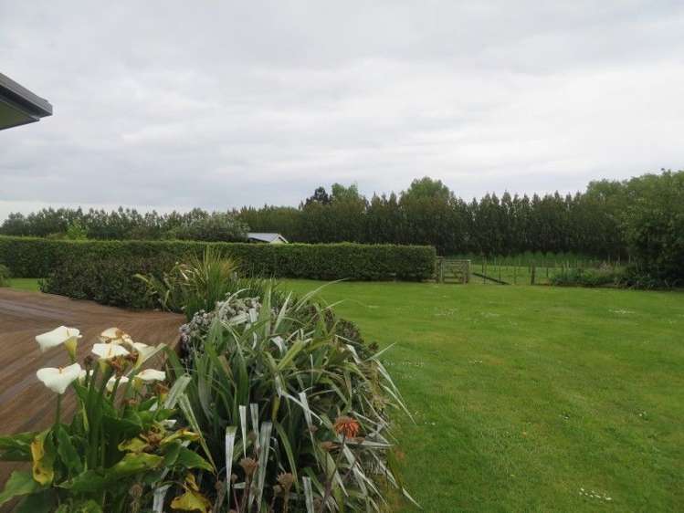 99 Spur Road West Feilding_16