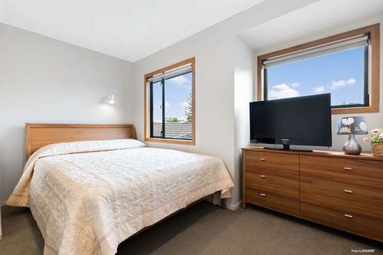 43 Parkhill Road Mellons Bay_10