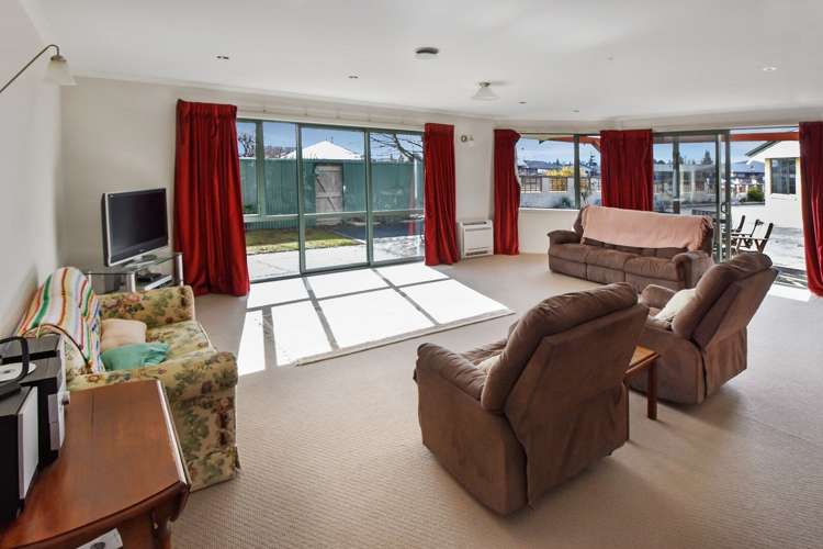 28 Lakeland Avenue Twizel_11