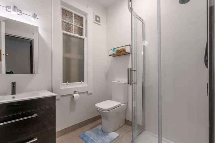 286 Bay Road West Plains_21