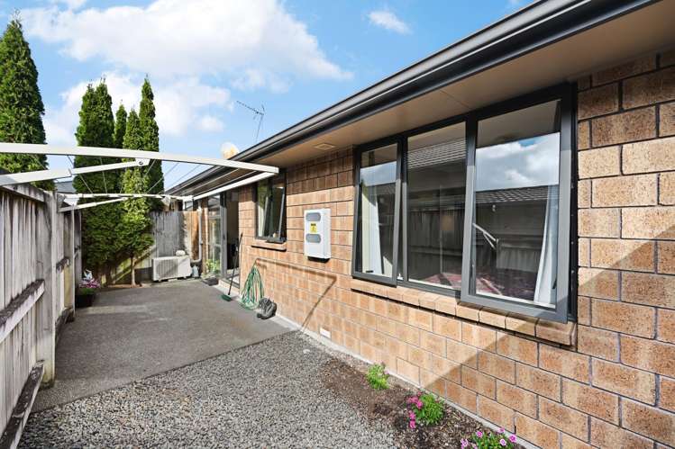 2/102 Old Farm Road Hamilton East_10